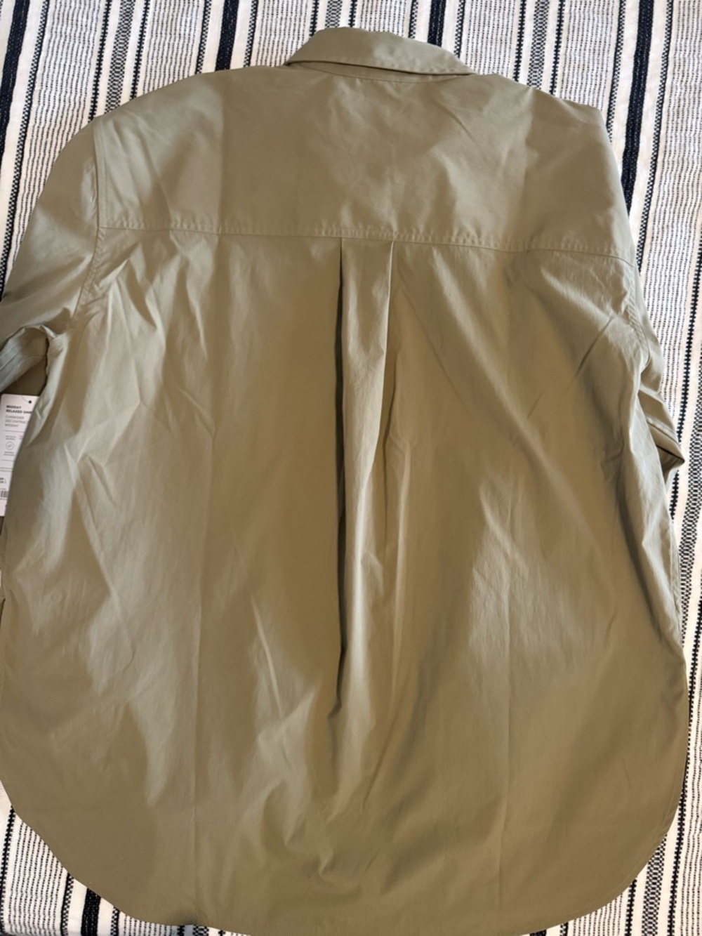 NWT Athleta Midday Relaxed Shirt in Light Olive Green size Large L - Picture 8 of 8